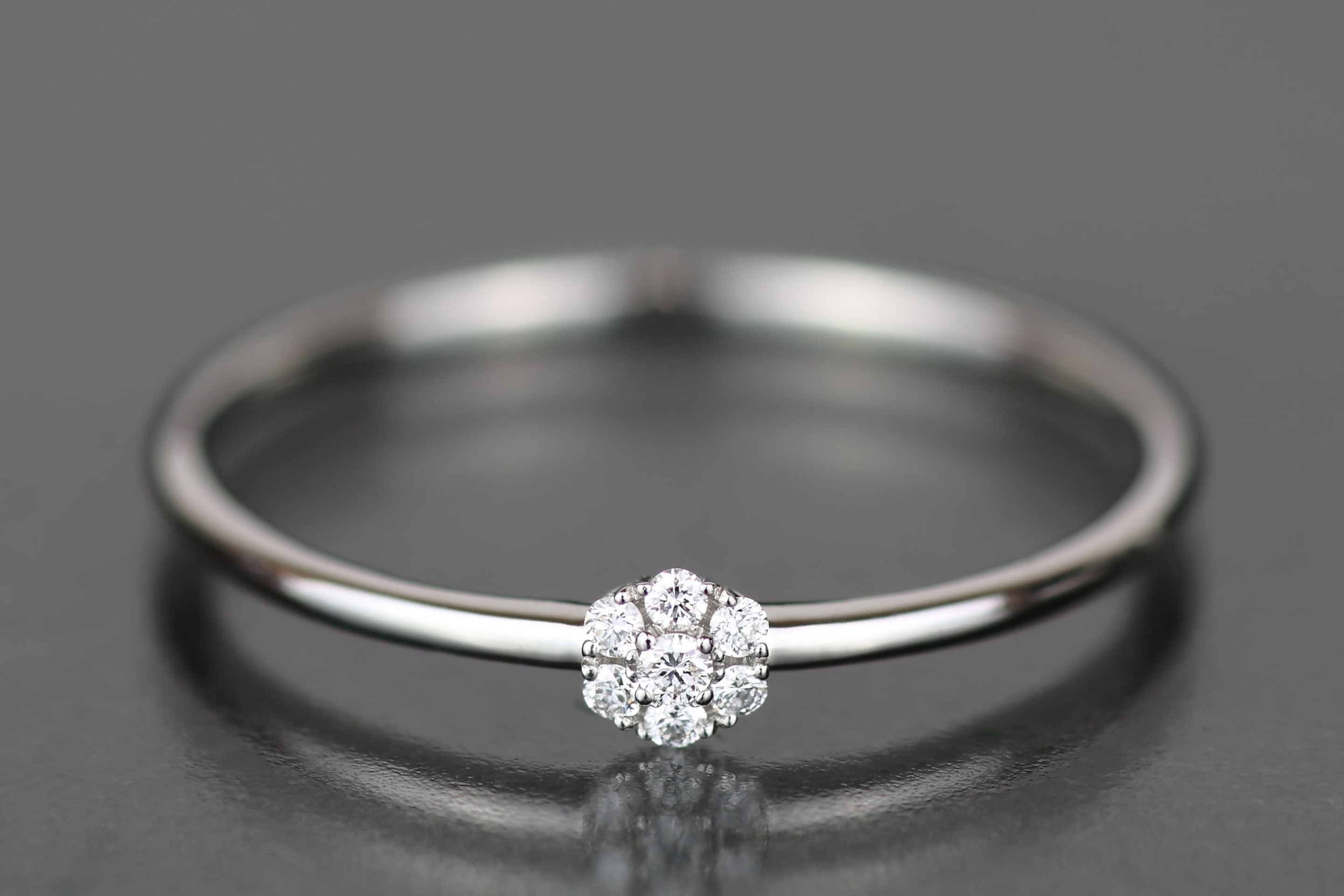 花モチーフリング ／プラチナPt900・ダイヤモンド - FLACIA