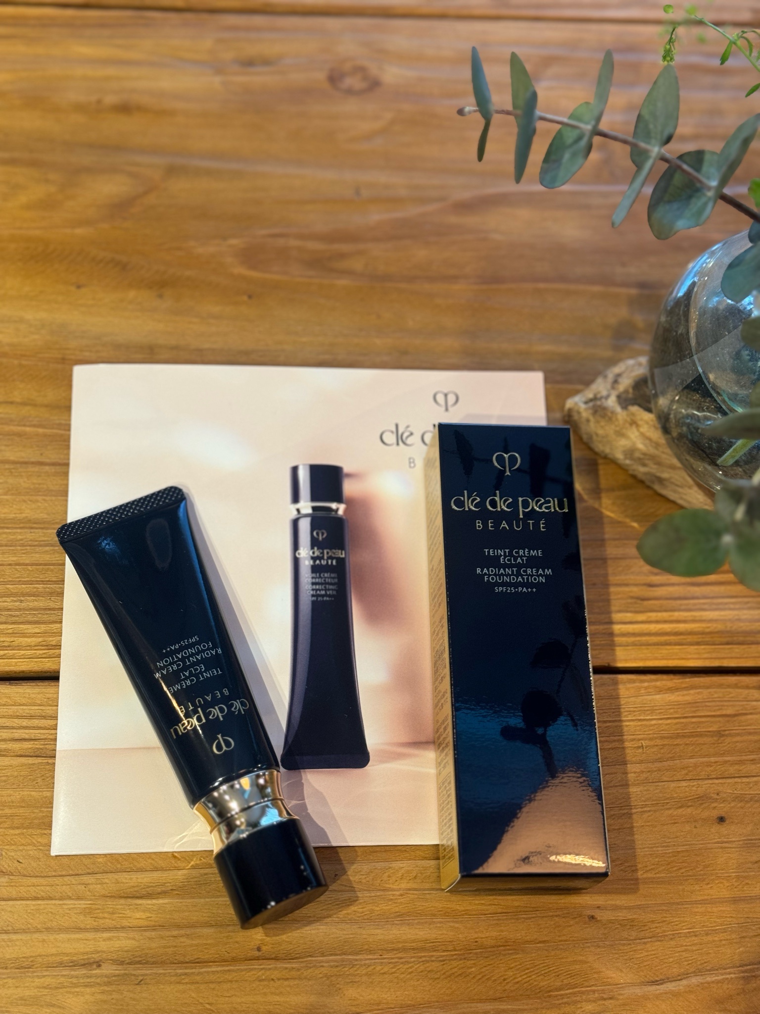 クレ・ド・ポー ボーテ / タンクレームエクラn OC30の公式商品情報