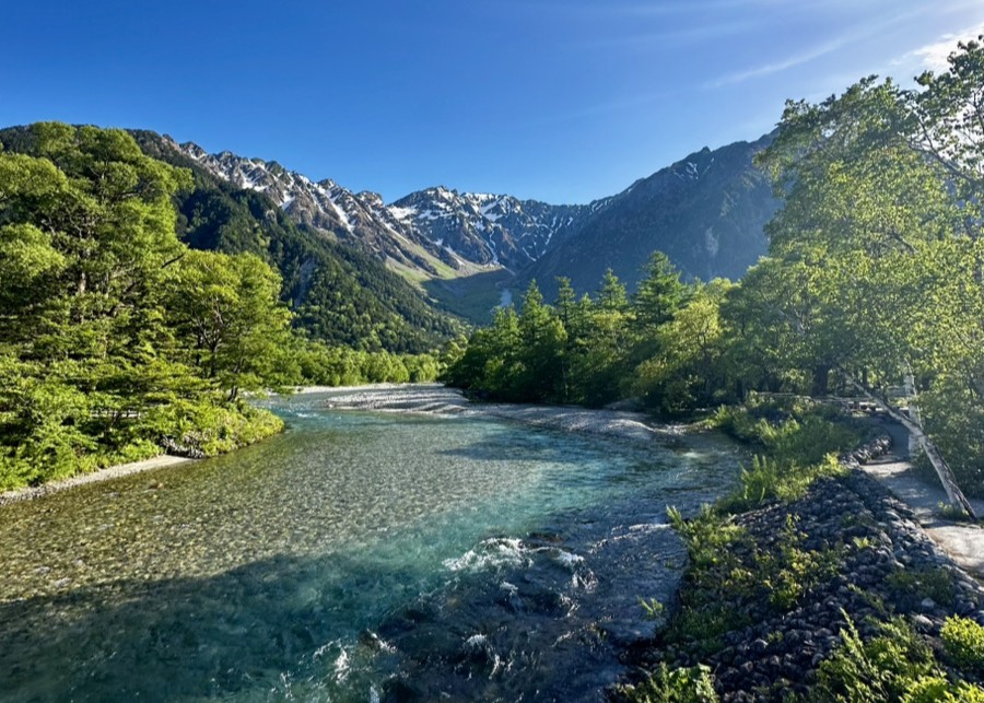 今だけ！上高地の“新緑と雪解け水”が織りなす絶景