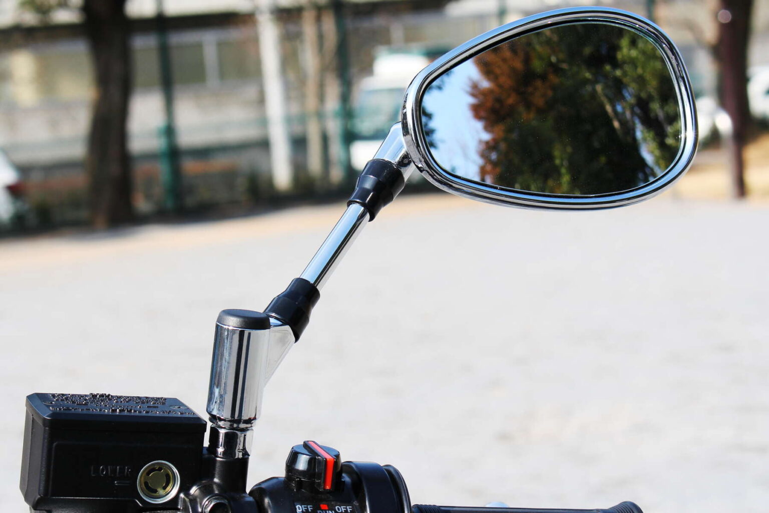 逆ネジ対応アダプターで、ガレージに眠る『ヤマハ用ミラー』を活用