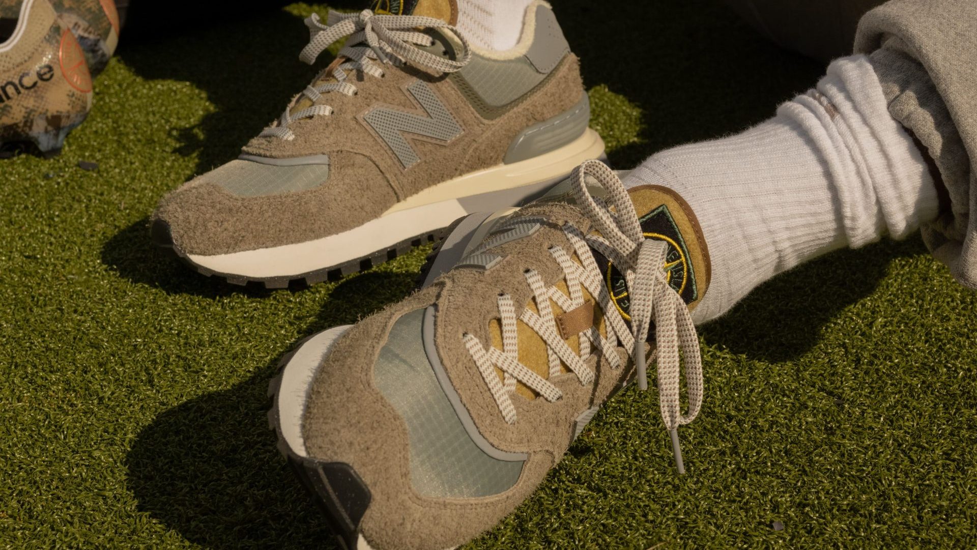 Stone IslandとNew Balanceのコラボで「574 Legacy」が発売 - FNMNL