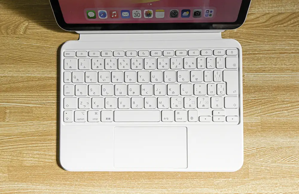 iPad第10世代用のMagic Keyboard Folioレビュー！Magic Keyboardとの