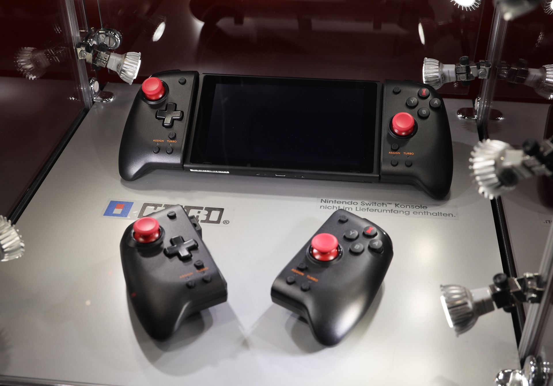 Nintendo Switchの携帯モードをマシマシにするコントローラー「携帯