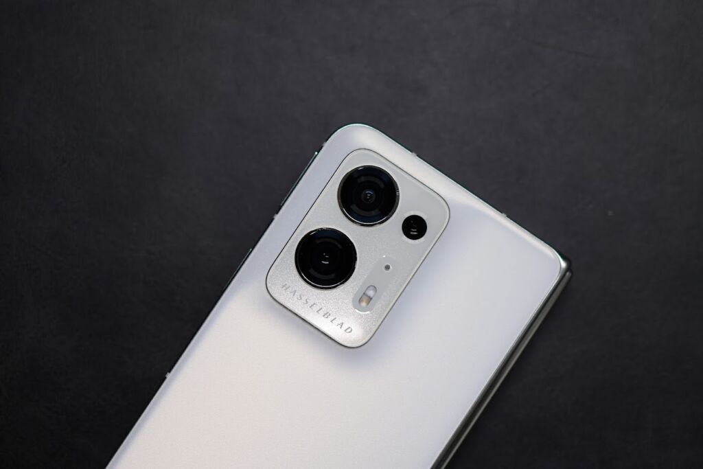 OPPO Find N2のレビュー｜コンパクトでも中身は強力！サイズ感が