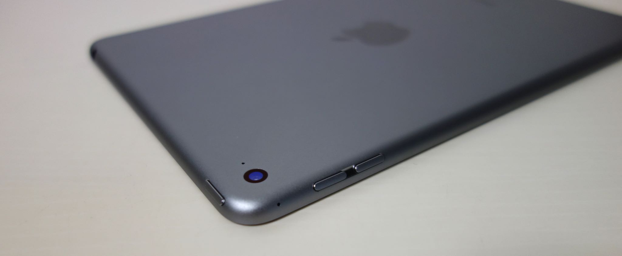 iPad mini 4スペースグレイ開封動画＆ファーストインプレッション