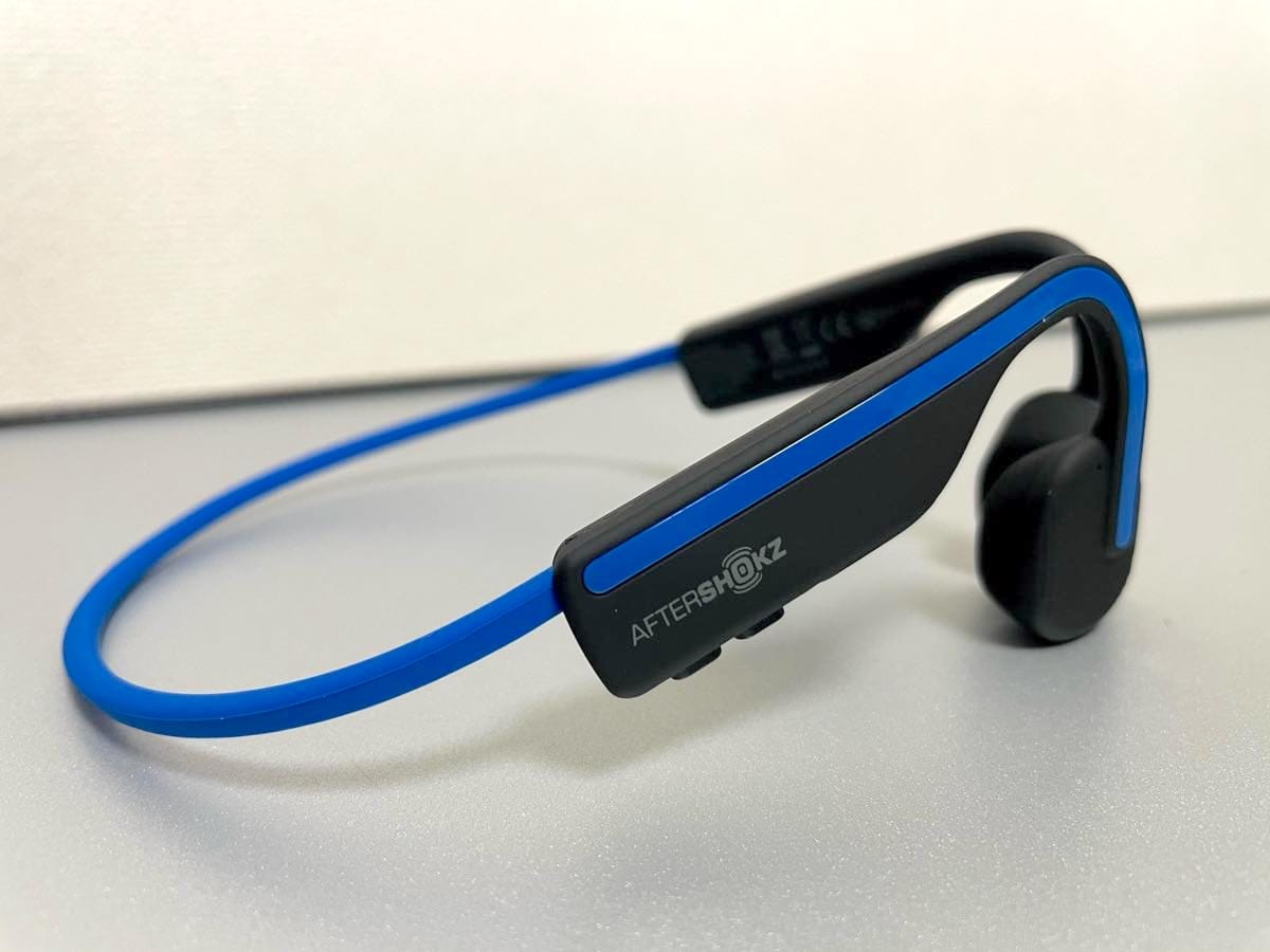 Shokz OpenMoveをレビュー！骨伝導イヤホンのエントリーモデル、耳を