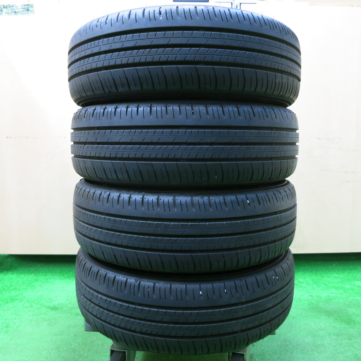 送料無料*バリ溝！22年！キレイ！9.5分☆トヨタ ルーミー 純正 175