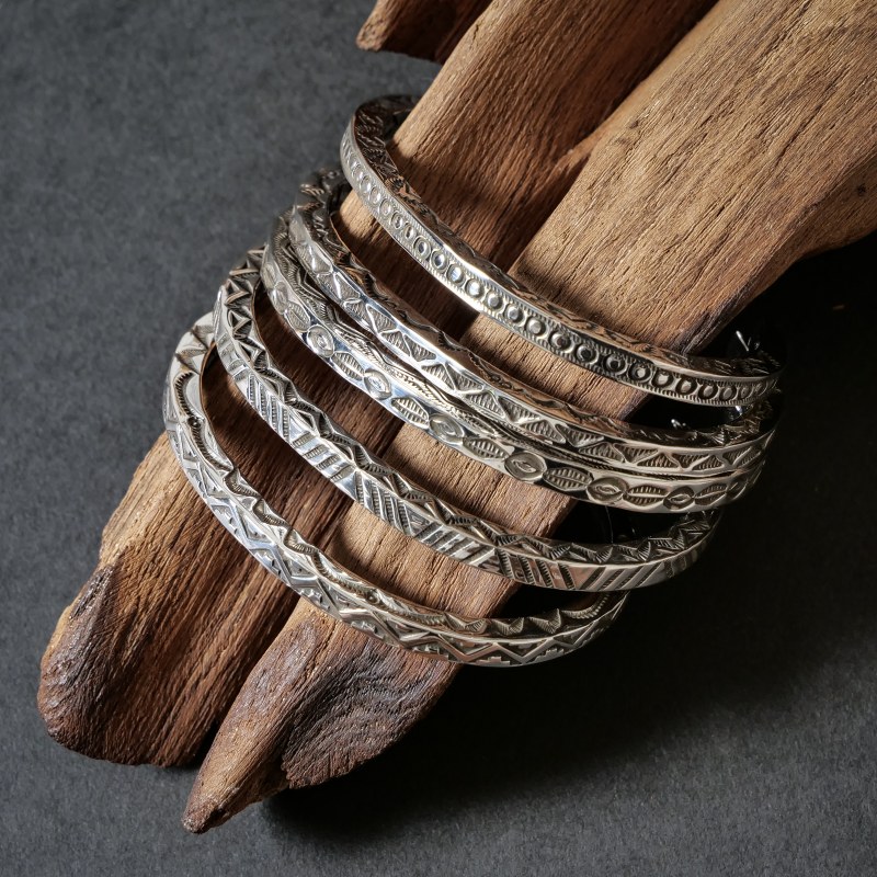 134mm ジェネバラモーン 4面スタンプ スクエアバングル｜マライカ公式通販