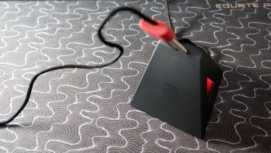 ZOWIE CAMADE II レビュー。進化した定番バンジーを旧版と比較