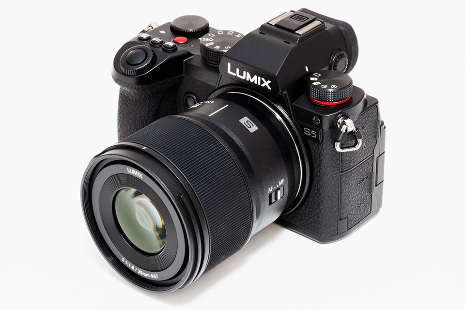 軽さに驚いた「LUMIX S 35mm F1.8」で実写！ 誇張しすぎない遠近感で