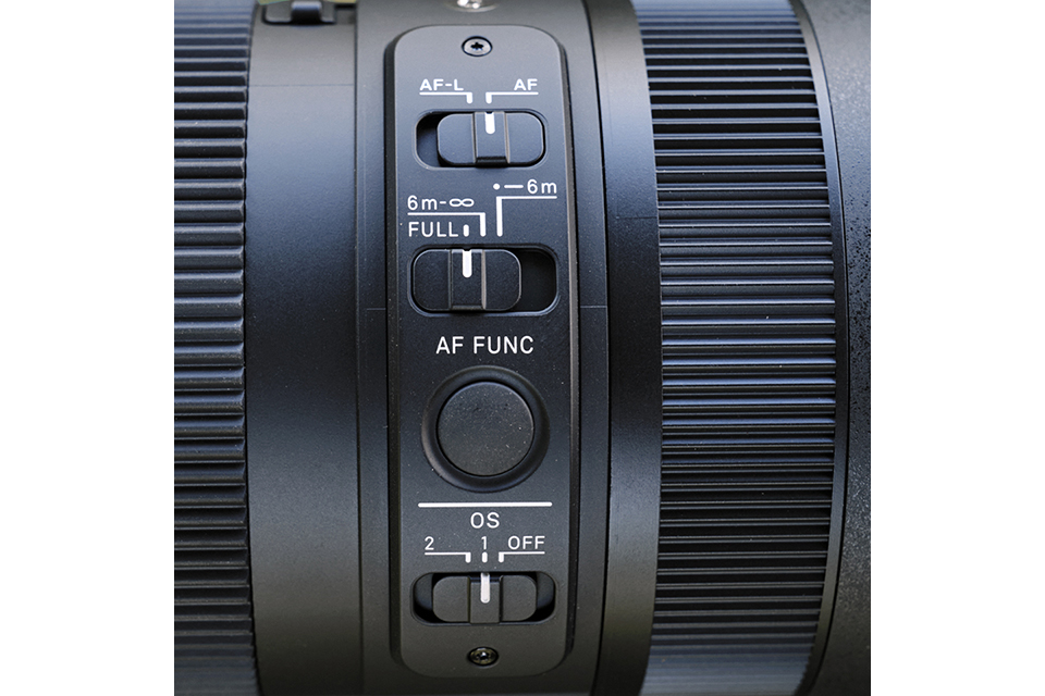 コンパクトなXマウント用ライトバズーカで鉄道を実写！ SIGMA 100