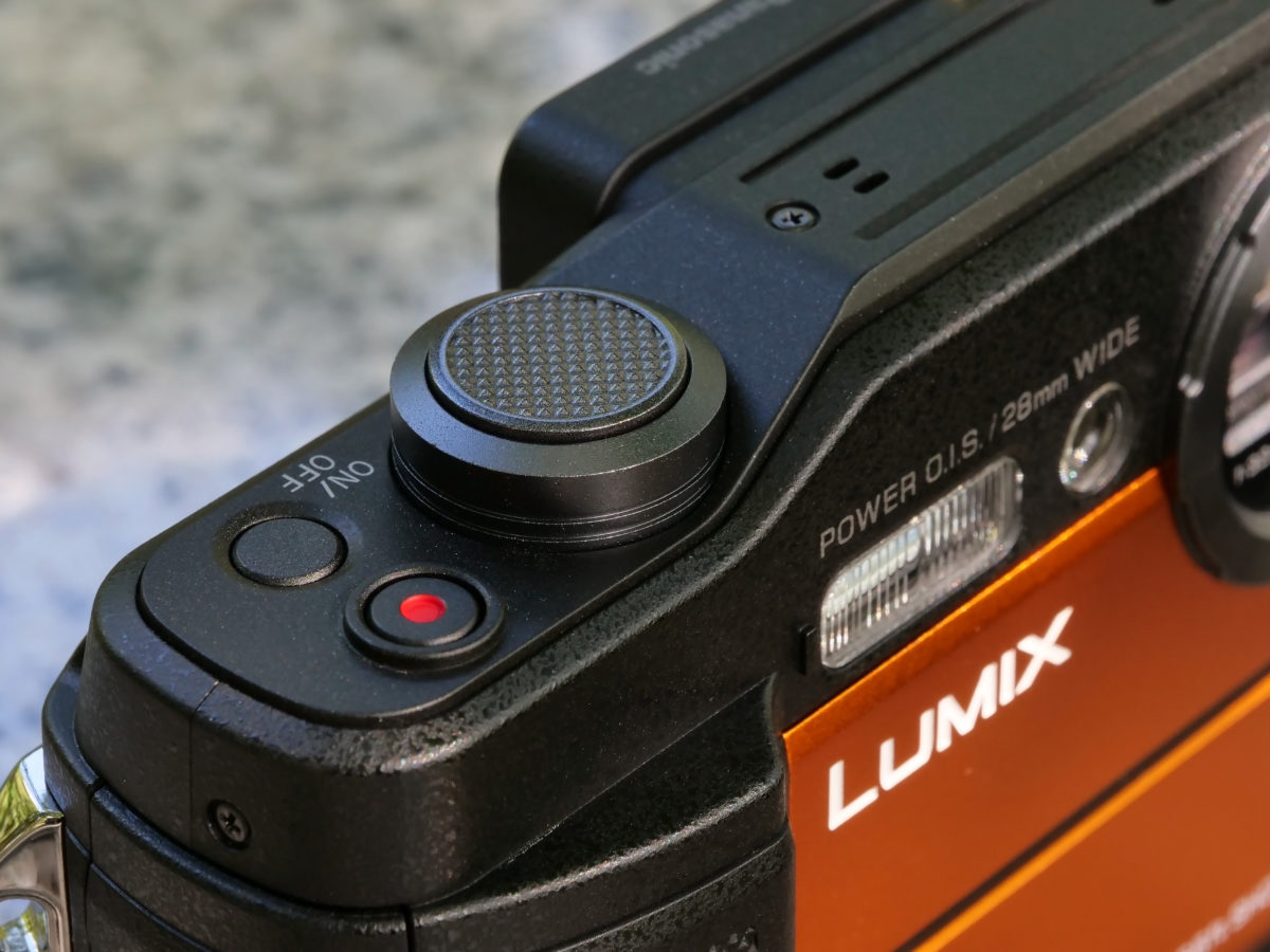パナソニック「LUMIX FT7」濃厚レビュー！まさかのファインダー内蔵で