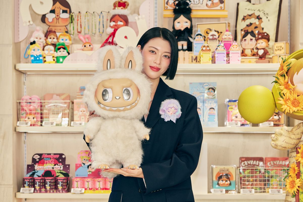 大阪市中央区】オープニングセレモニーに三吉彩花（みよし あやか