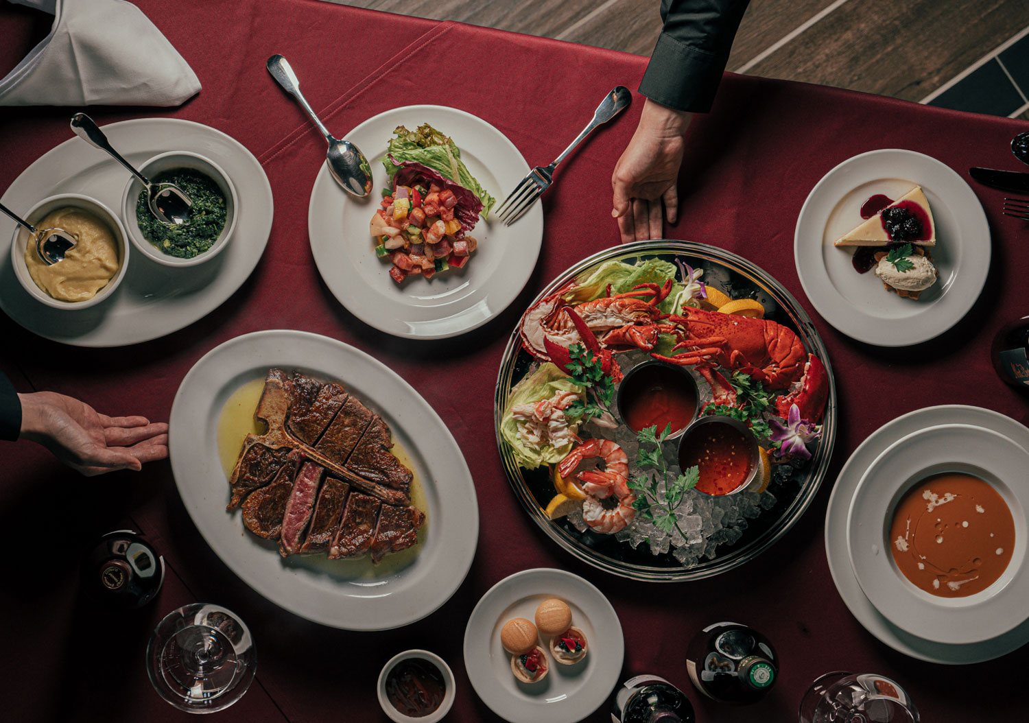 みなとみらいの絶景を望み、地元・横浜食材を味わいながら、JAZZ の生