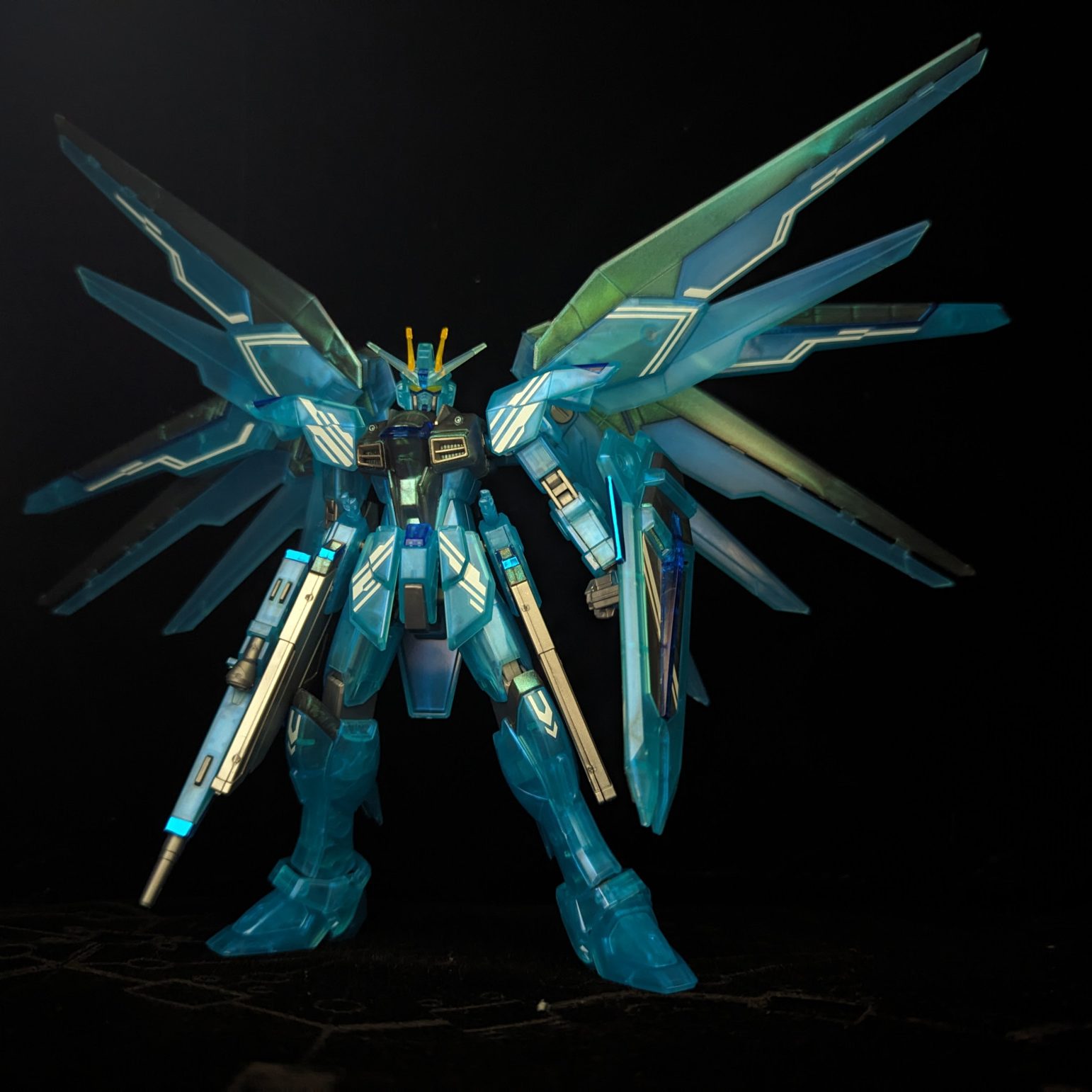 フリーダムガンダム ポラライズドクリアがすごい！｜@dora_e_mさんの