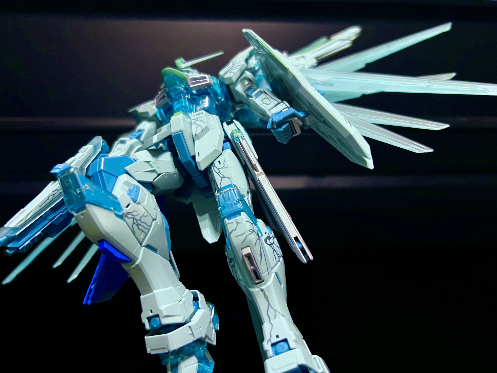 フリーダムガンダム Ver.2.0 [CROSS CONTRAST COLORS / CLEAR BLUE