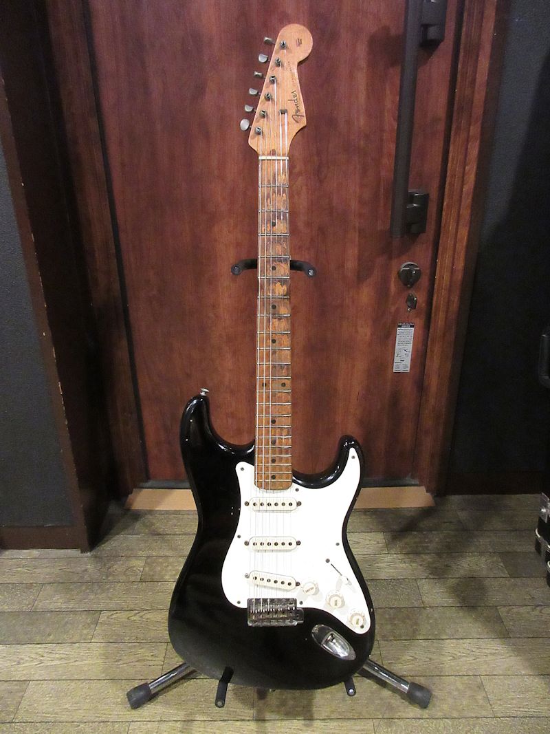 1957 Fender Stratocaster Black - ヴィンテージギター買取り・販売の