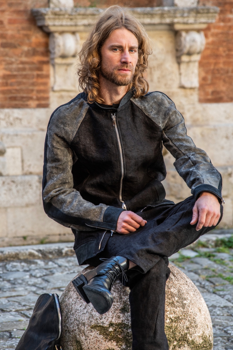 71-41940. VINTAGE LINEN 100% + HORSE LEATHER ZIP FRONT BLOUSON 1/4