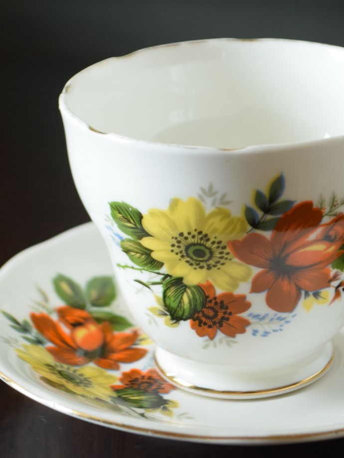 イギリスから届いたビンテージの陶磁器、Springfieldのカップ