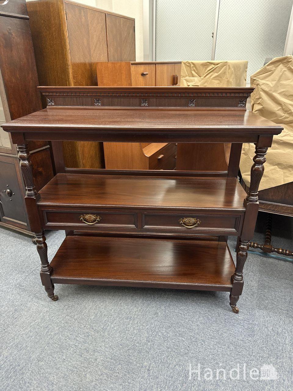 英国輸入のアンティーク家具、重厚なオープン棚のブックシェルフ（本棚