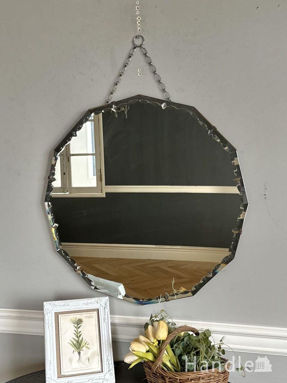 フランスアンティークの壁掛けの鏡、貝のモチーフがおしゃれなウォール