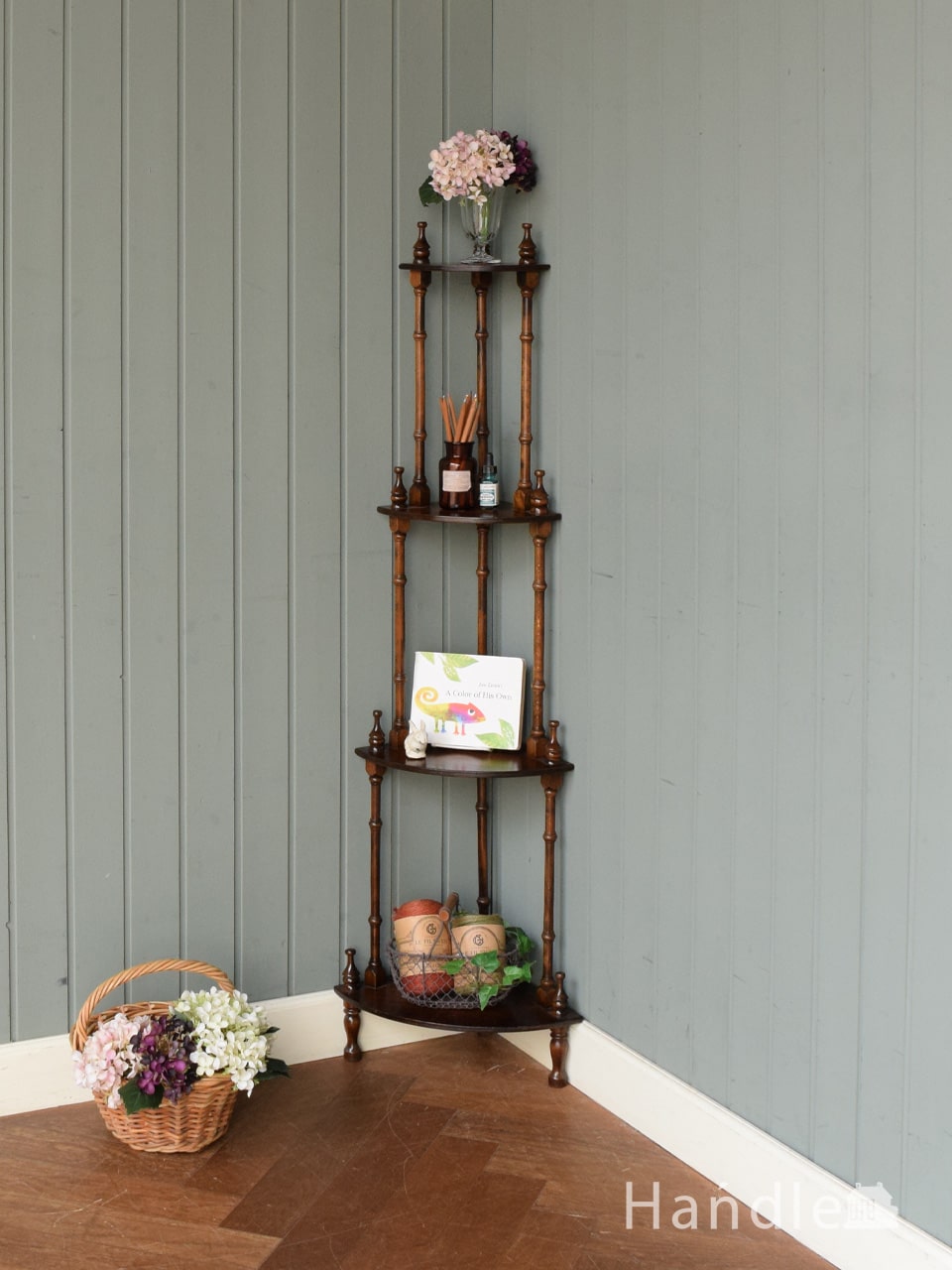 アンティークのオープンシェルフ、イギリスの高級感のあるオープン