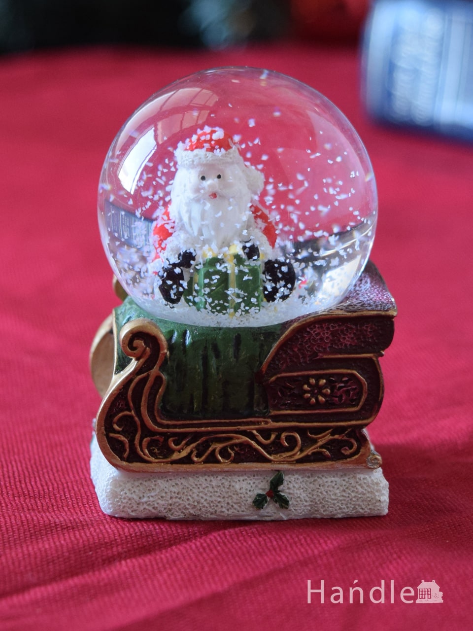 クリスマス気分を盛り上げてくれる小さなスノードーム（サンタ）(cm