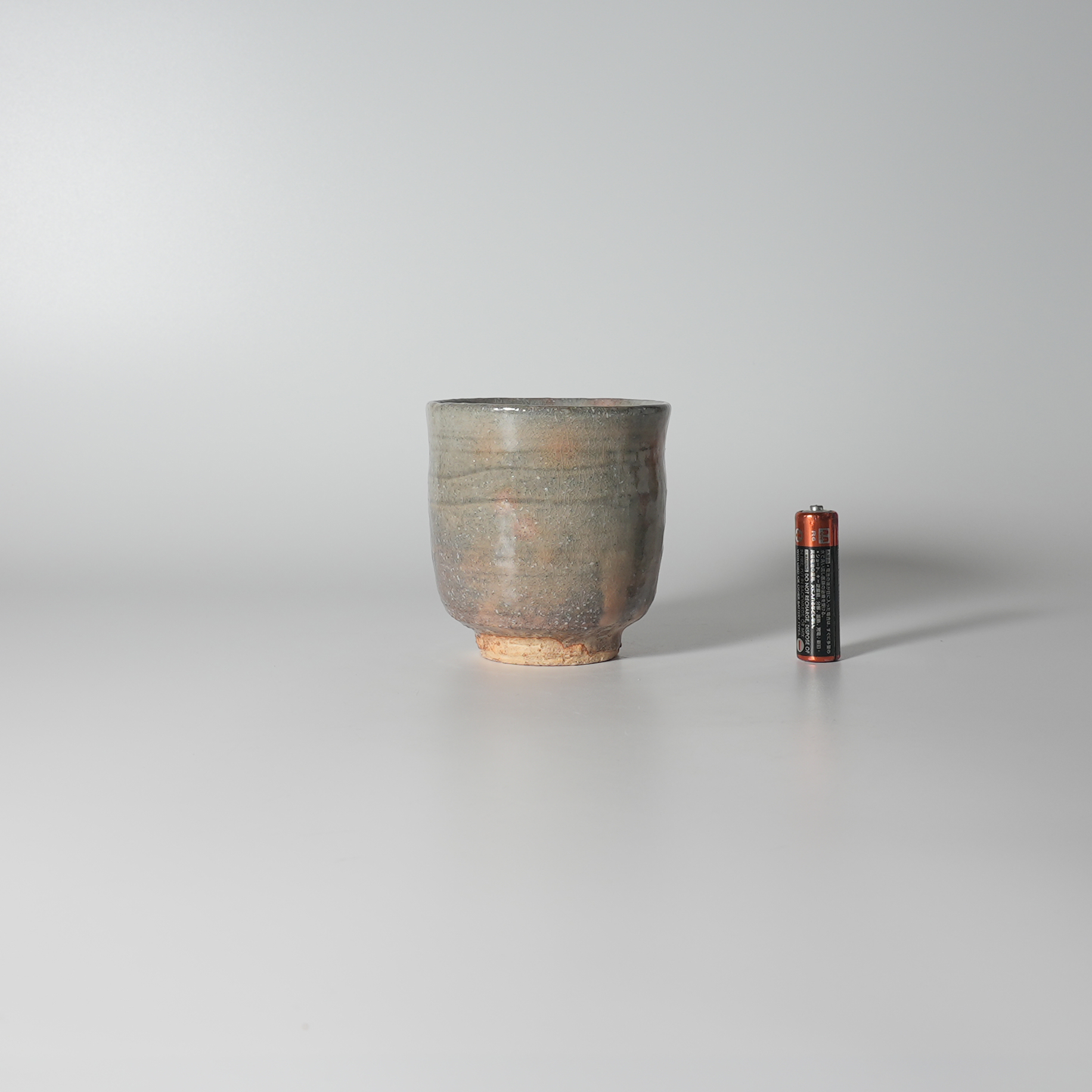 坂倉新兵衛 萩焼花瓶 M814 十五代 坂倉新兵衛作 萩 盃 : 古美術植松