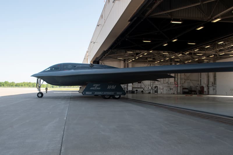 B-2スピリット：ステルス・ボンバー無尾翼の戦略爆撃機 | 写真で学ぶ