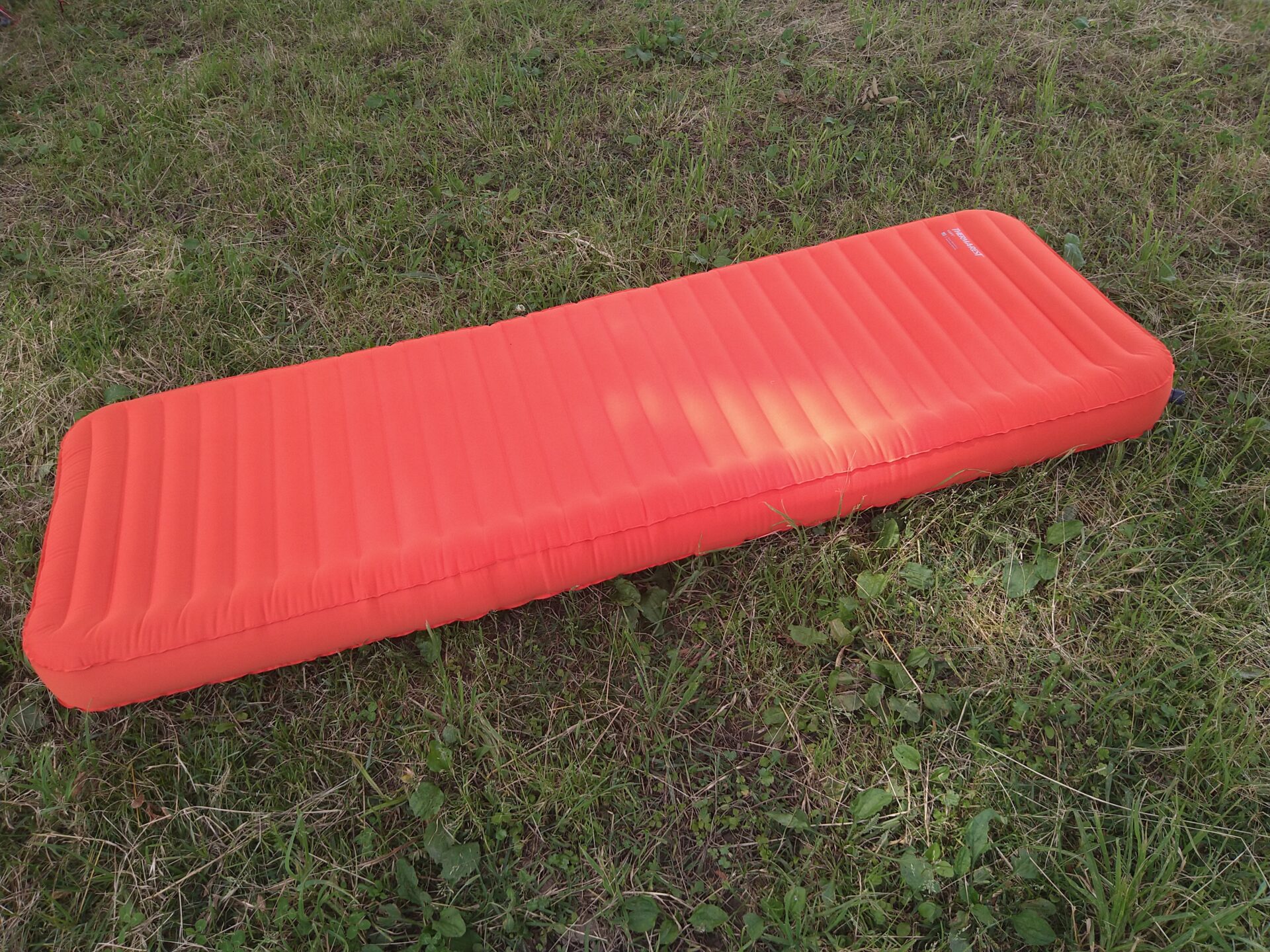 新作マットレビュー】厚さ11.7cmの衝撃！サーマレスト「ネオロフト