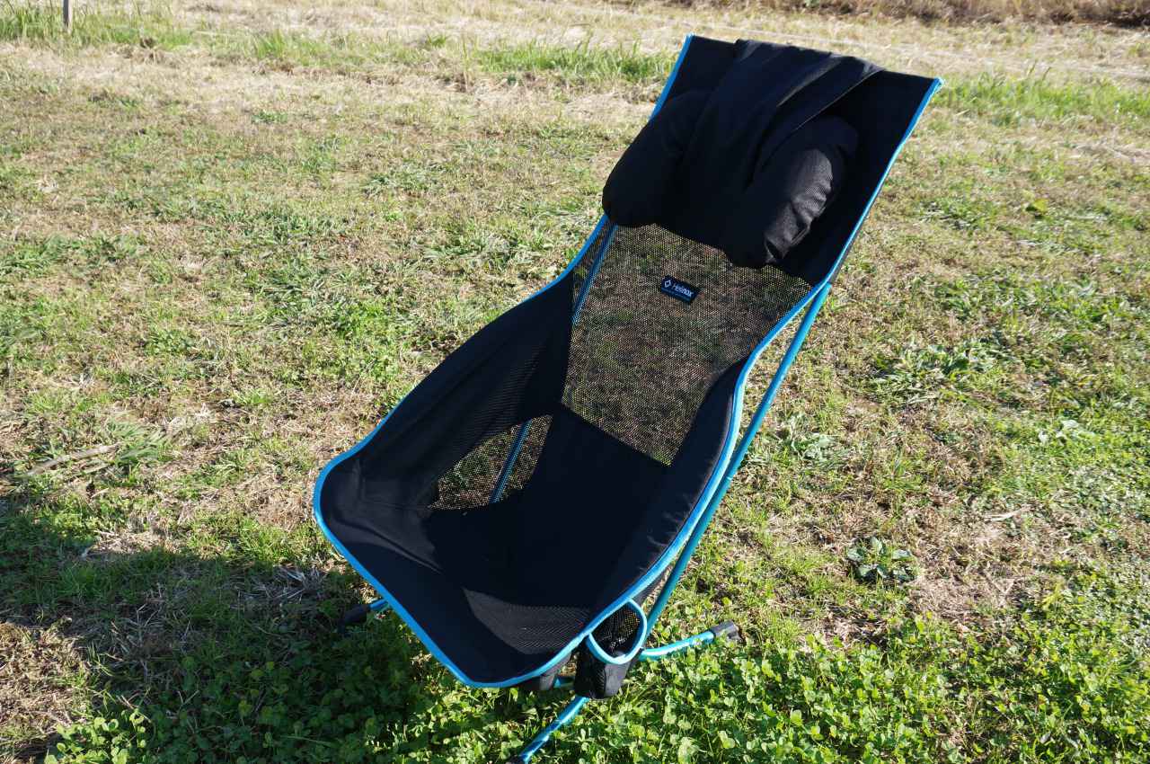 ヘリノックス『ビーチチェア』はハイバックでゆったり座れる！ 他