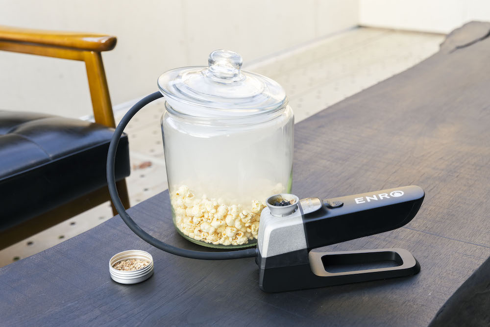 爆売れした燻製器】ジェラートも燻せるアイテムがピザ窯メーカーより