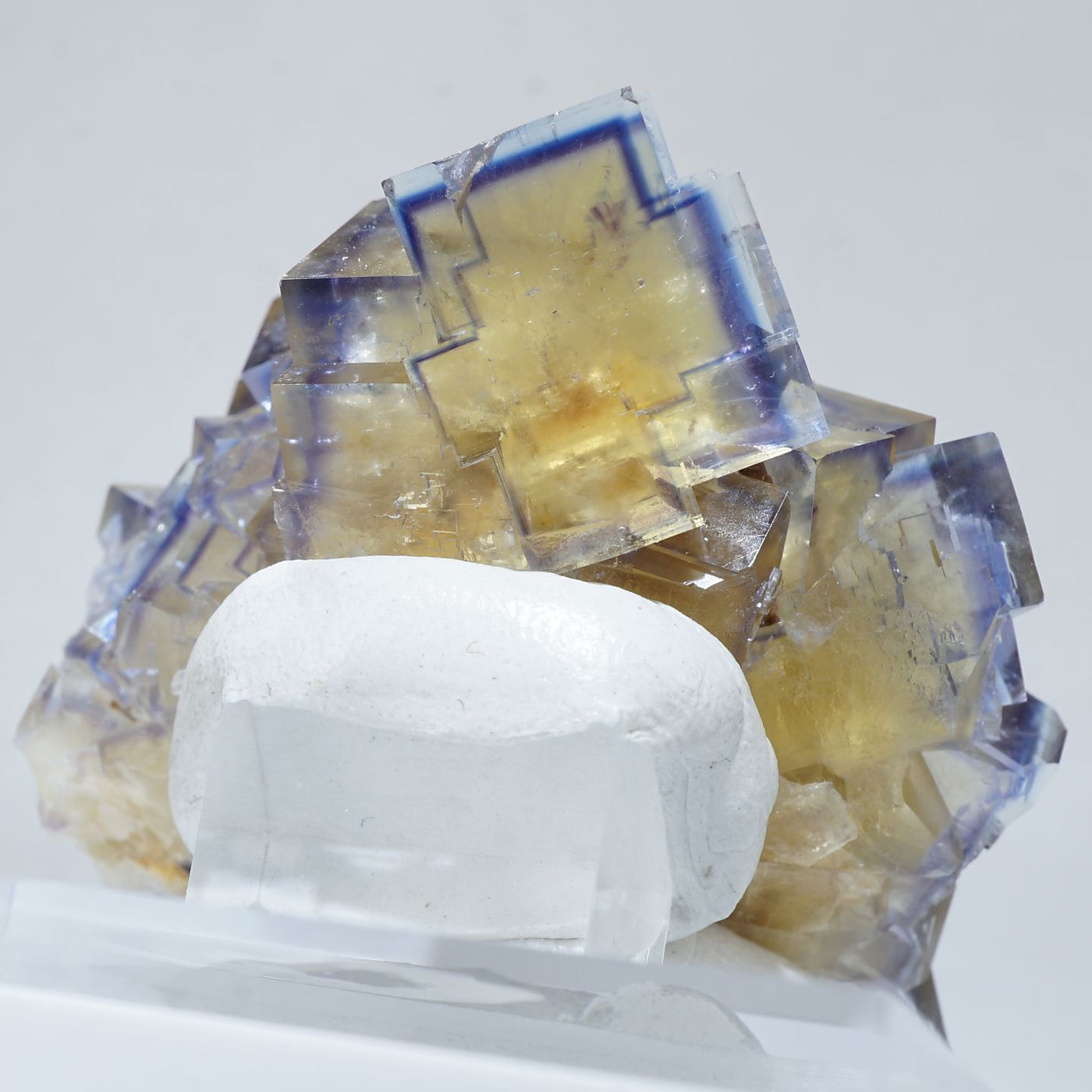 フランス La Barre(ラバール)産 フローライト – 天然石ハッピーギフト