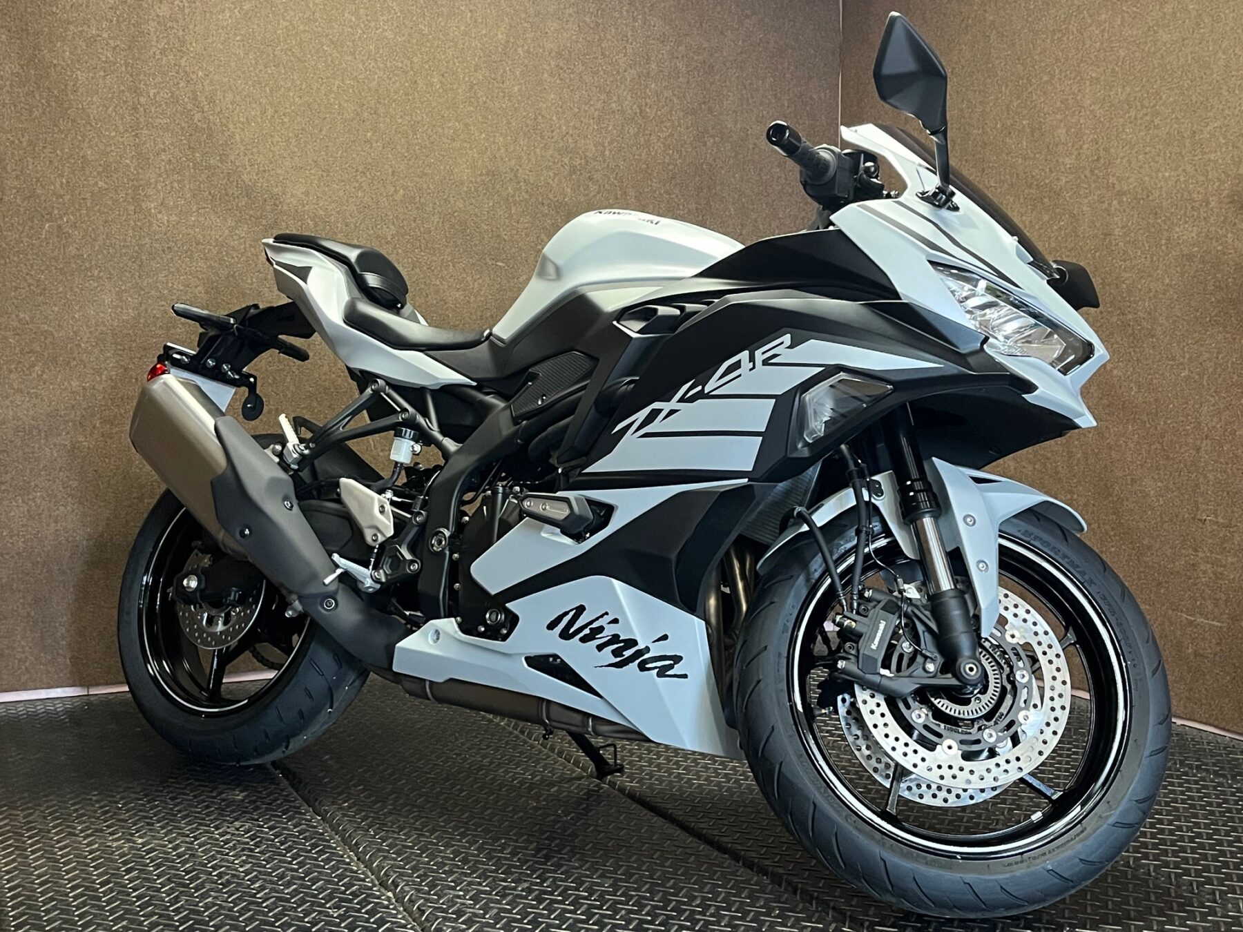 Ninja ZX-4R 2025年モデルBIKETOBER FESTAでも予約受付中！！｜バイク