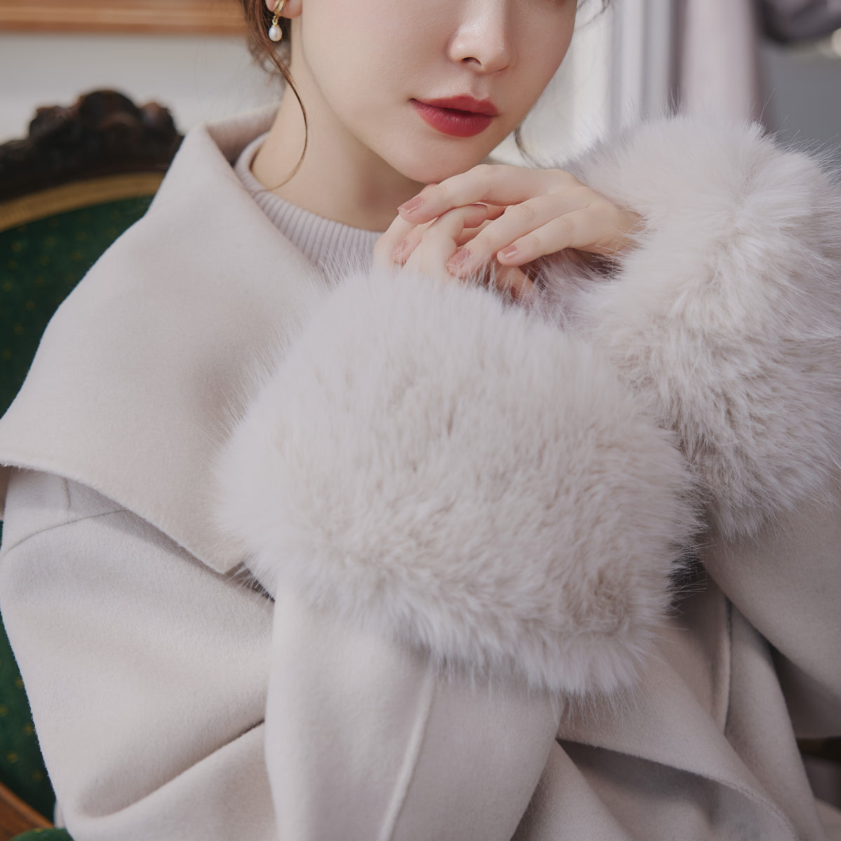 Loro Short Rever Coat