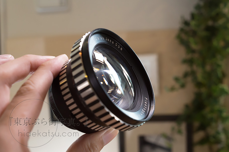 ひときわ目を惹く大きなレンズのFlektogonの20mm 超広角レンズは