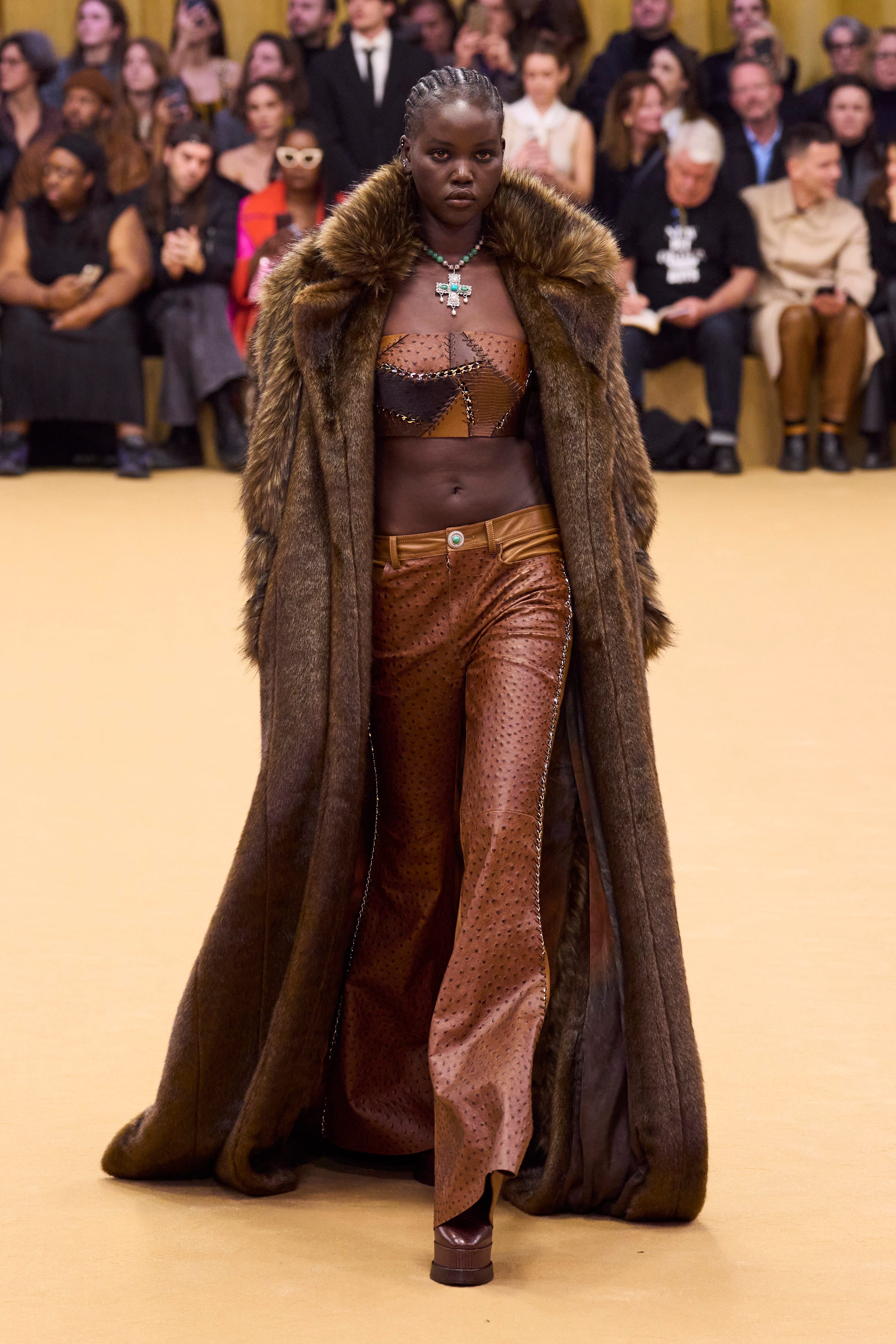 ロベルト カヴァリ（ROBERTO CAVALLI）2023秋冬コレクション