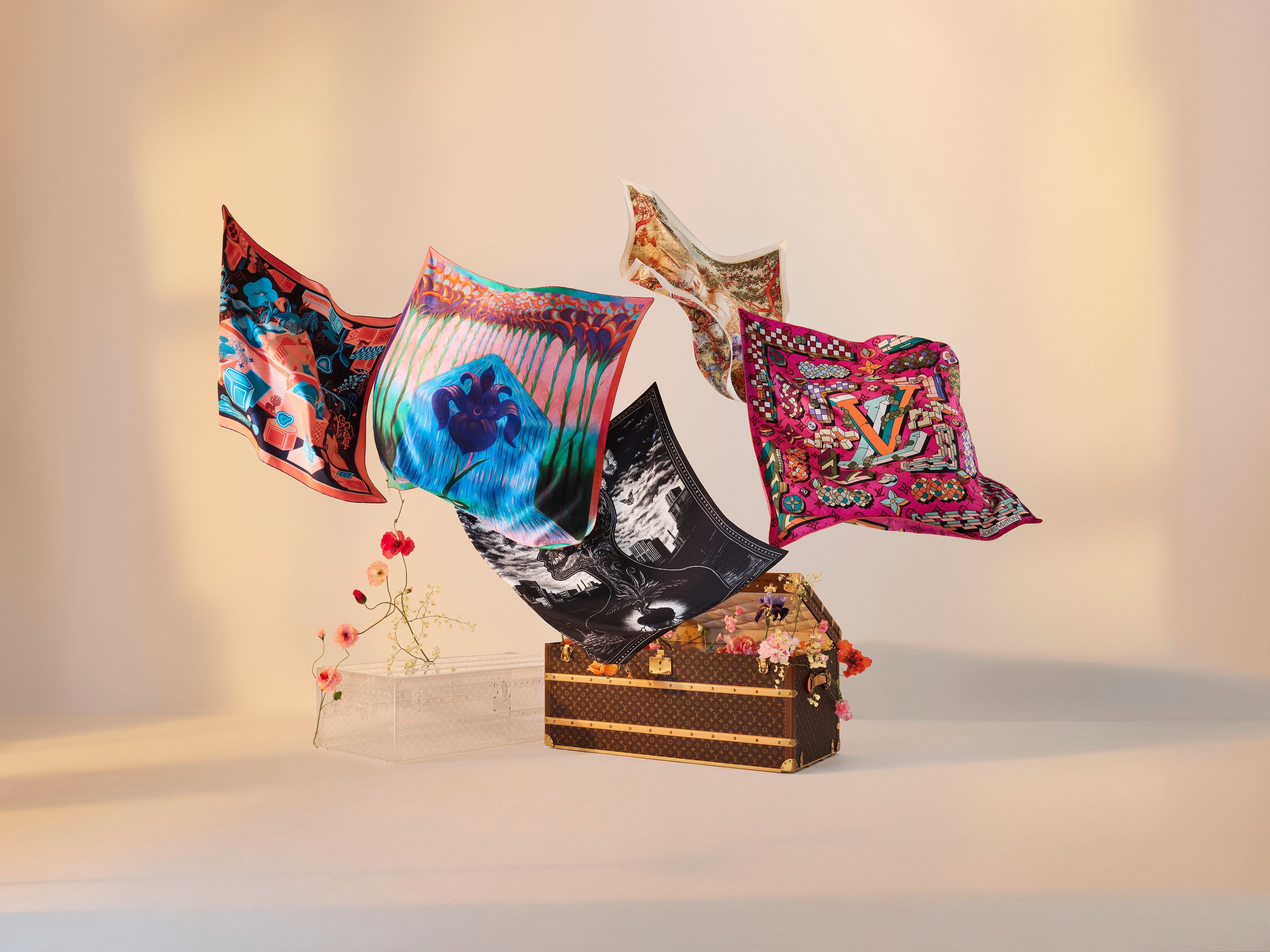lv-art-silk-square-group-shot-