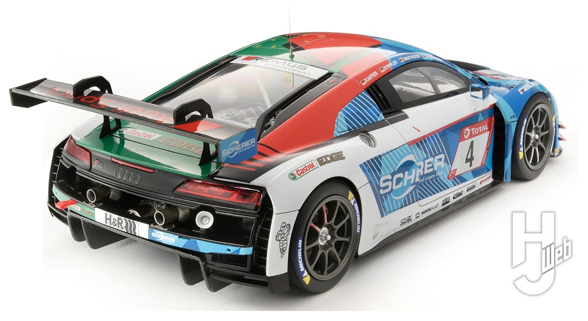 24時間耐久レースの優勝車「アウディ R8 LMS EVO」を付属の大判