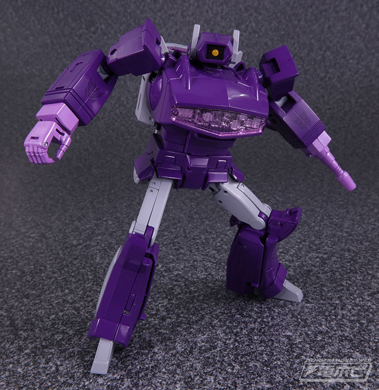 お任せを、メガトロン様！『トランスフォーマー』アニメカラー版となっ