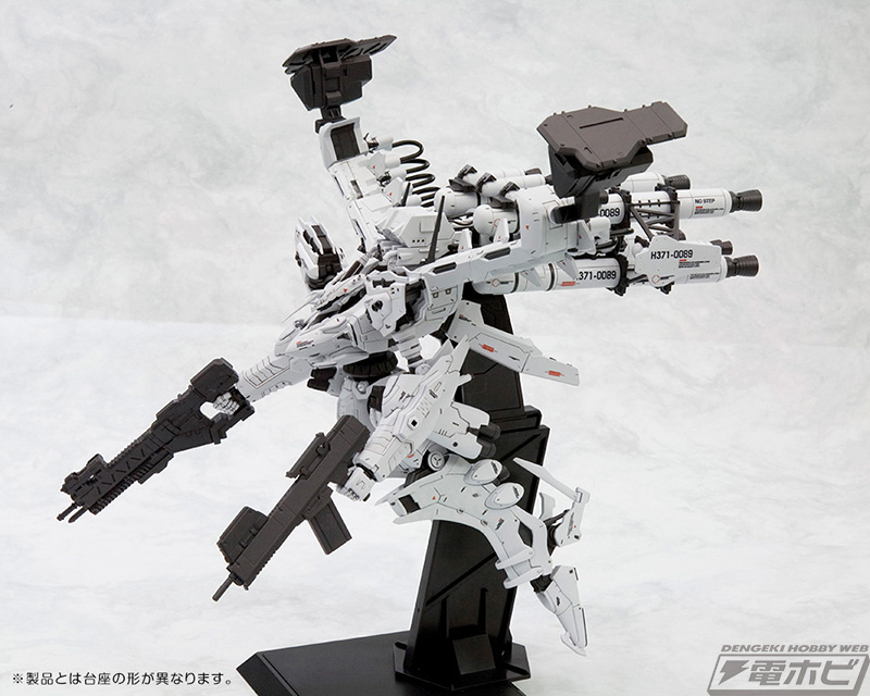 アーマード・コア』ラインアーク ホワイト・グリントが成型色を変更し