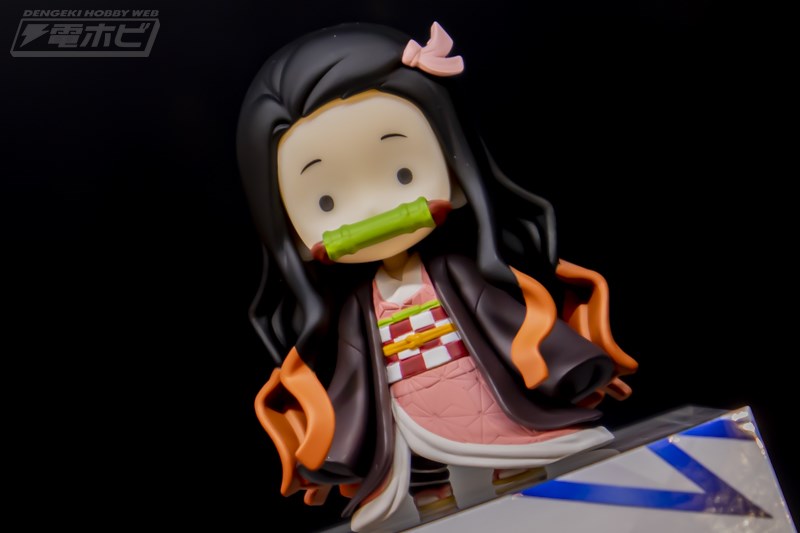 竈門炭治郎や禰豆子、煉獄杏寿郎、煉獄千寿郎などのフィギュアが多数