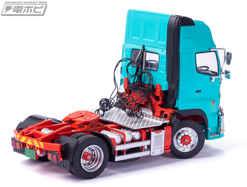 大型トラック「日野プロフィアSH 4×2」の1/50完成品モデルにライト