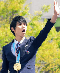 羽生結弦、仙台凱旋1・1キロ40分パレード…10万8000人が