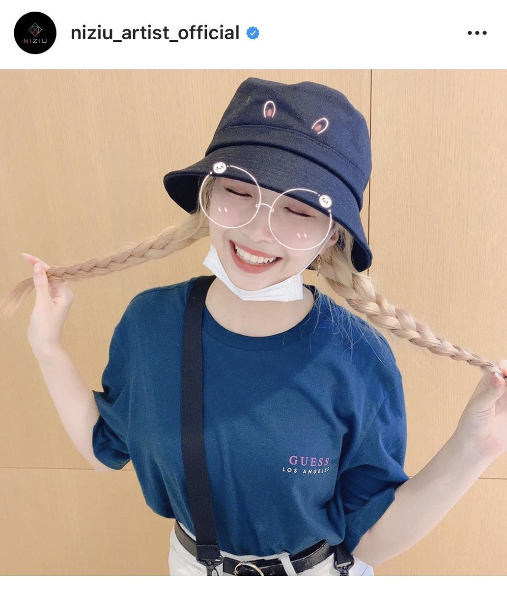 NiziU」マユカ、三つ編み姿でチーズホットク堪能「楽しかったです