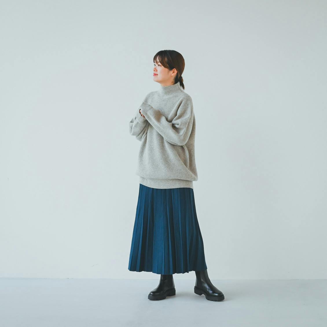 着用レビュー】あったかウールのミドル丈ニットをスタッフ4名が着てみ