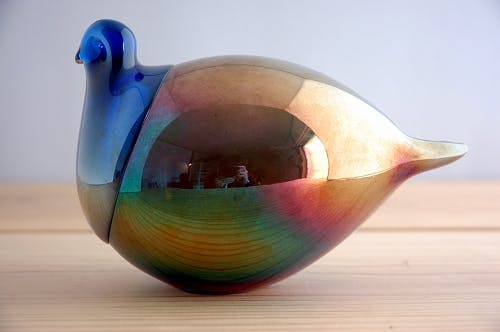 フィンランドで見つけたガラス製の鳥のオブジェ - 北欧、暮らしの道具店
