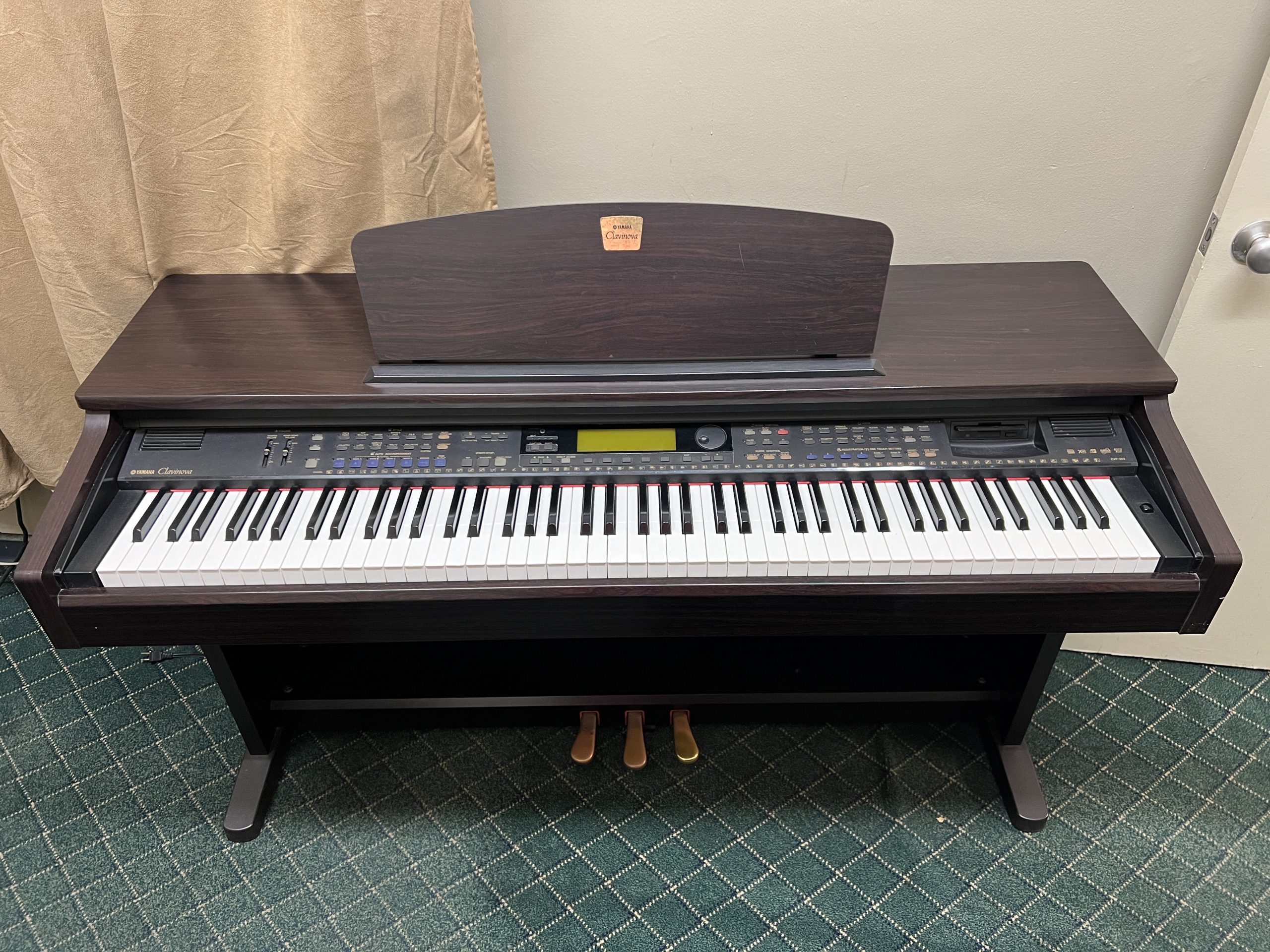 Yamaha CVP-202 - Hollywood Piano - Pasadena, CA
