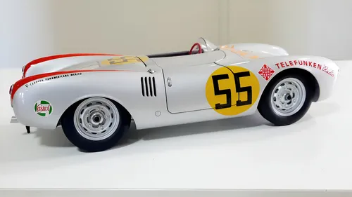 Miniatura Porsche 550 Spyder Panamericana 1:18 Autoart Prateado