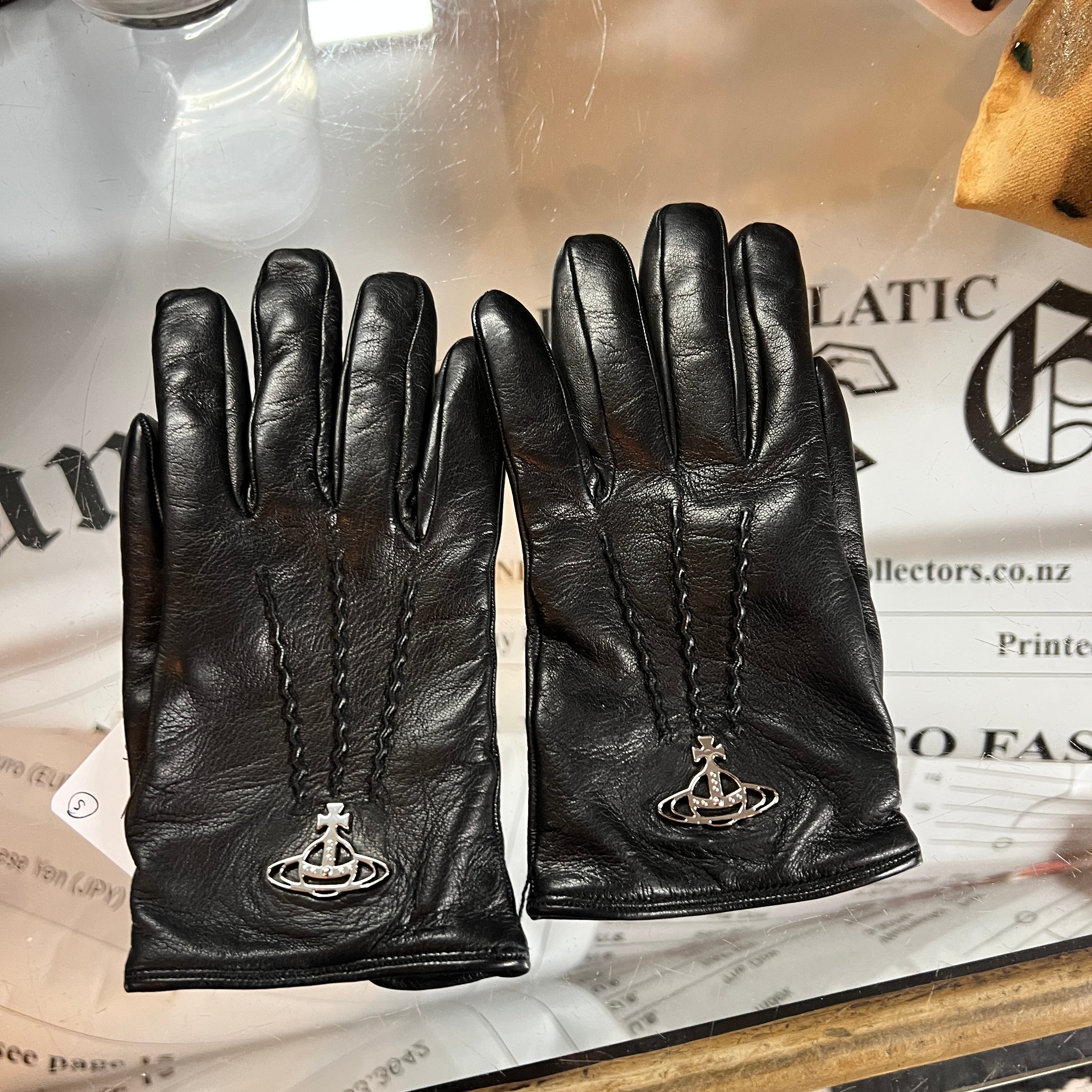 VIVIENNE WESTWOOD leather cashmere gloves – Wellington Hunters and